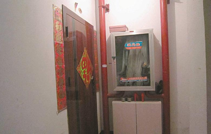 大门上挂镜子什么时候挂最好【镜子挂在门头上面有什么讲究】