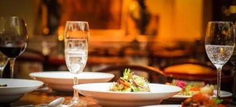 赞美朋友晒美食的句子