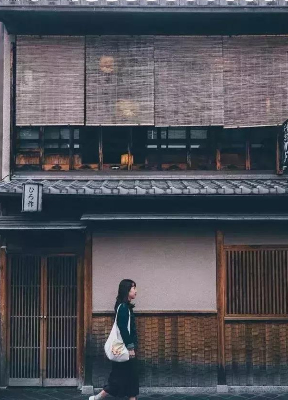 心里莫名的烦躁怎么发朋友圈