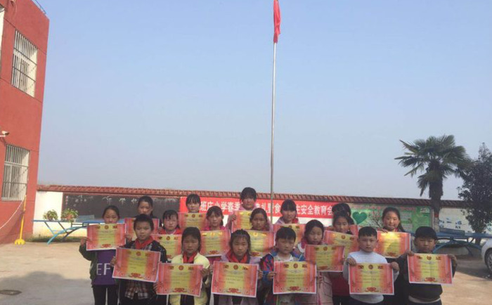 争做美德少年手抄报内容【美德少年手抄报简笔画】