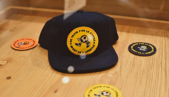 阿迪达斯海报设计广告