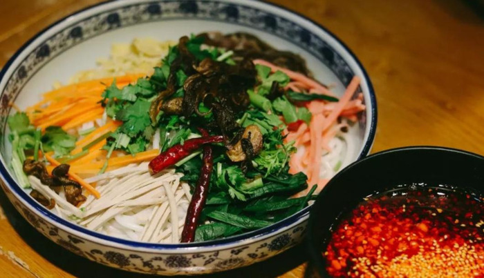 老仓醋米线做法配方【云南老仓醋米线】