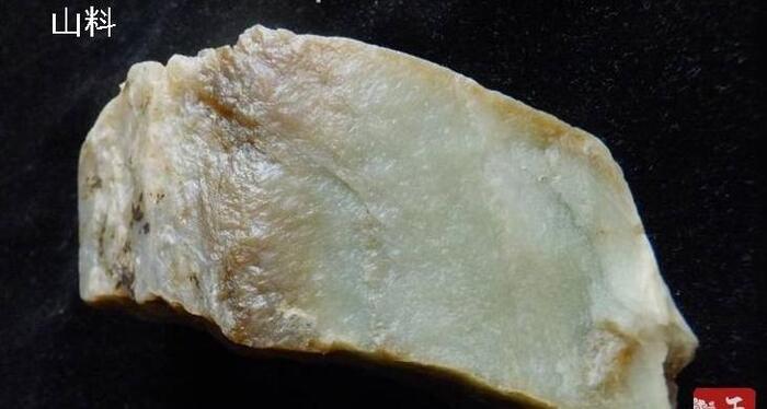 和田玉籽料和山料区别【和田玉籽料和山料怎么区分】