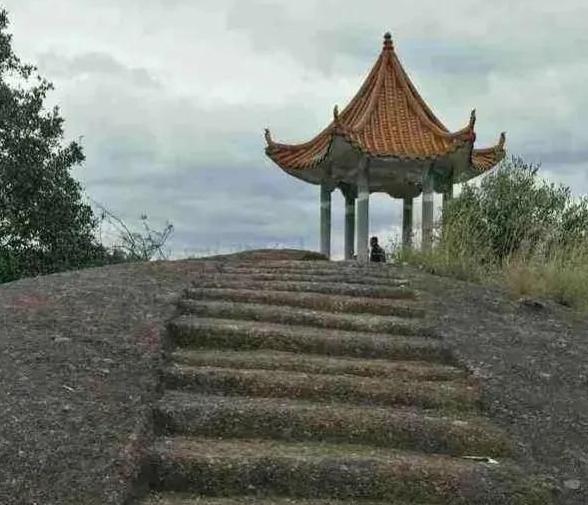 关于爬山的感想【爬山感悟心语】