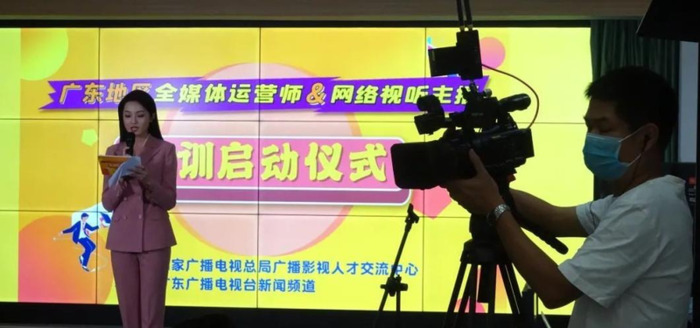 自媒体学什么专业好【读自媒体专业好吗】