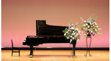 形容钢琴琴声美妙的句子【形容钢琴音色好听的词语】