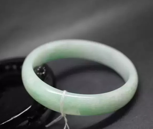 翡翠折射率1.66说明什么【翡翠折射率多少】