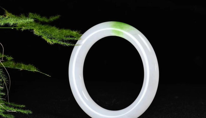 怎么判断玉镯的真假【玉石镯子怎么鉴别】