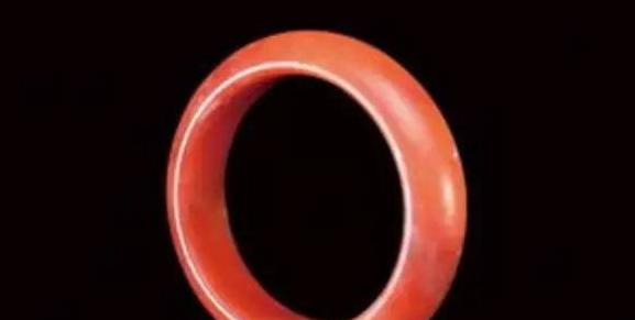 南红为什么戴右手【南红手链佩戴左手还是右手】