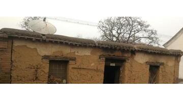 女人梦到儿时住的老屋说说【女人梦到儿时住的老屋被别人开墙开门居住】