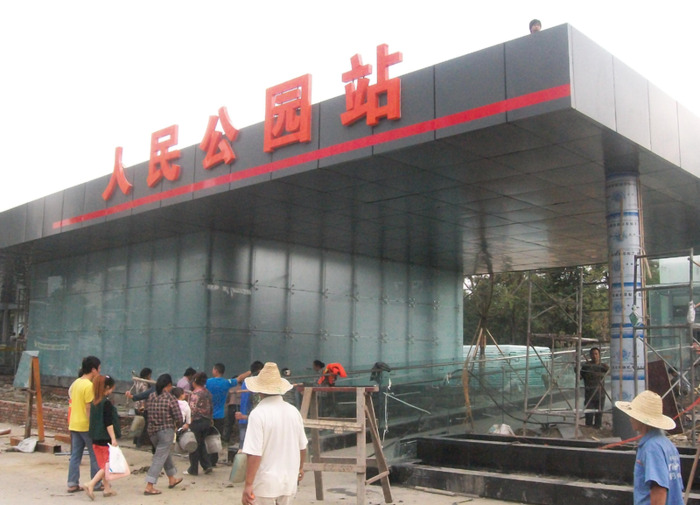 成都晚上住在宽窄巷好还是春熙路好【春熙路与宽窄巷子哪里更繁华】