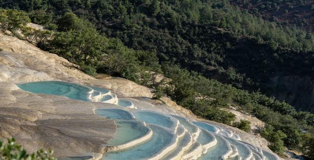 泸沽湖和香格里拉哪个更值得去夏天【泸沽湖和香格里拉哪个更值得去10月】