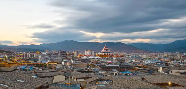 泸沽湖和香格里拉哪个更值得去夏天【泸沽湖和香格里拉哪个更值得去10月】