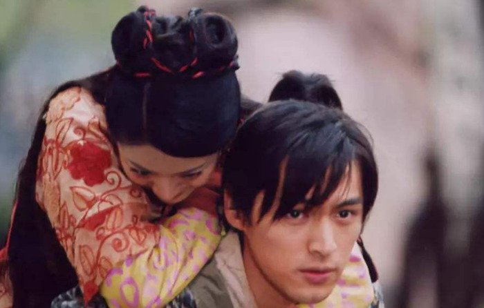 女追男后放弃男主反追的电视剧【校园女追男后放弃男主反追】