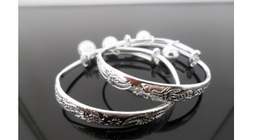 银子发黄是不是真的【银子偏黄是真的吗】