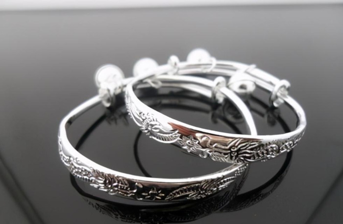 银子发黄是不是真的【银子偏黄是真的吗】