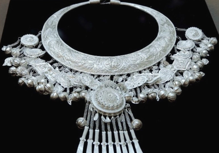 银子发黄是不是真的【银子偏黄是真的吗】