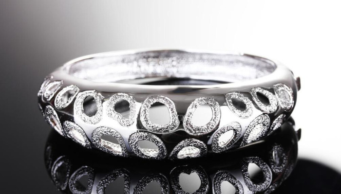 手镯戴左手还是戴右手比较好男【手镯戴左手还是戴右手比较好银】