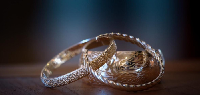 手镯戴左手还是戴右手比较好男【手镯戴左手还是戴右手比较好银】