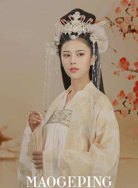 毛戈平化妆学校学费多少钱【毛戈平学费价格表学美甲】