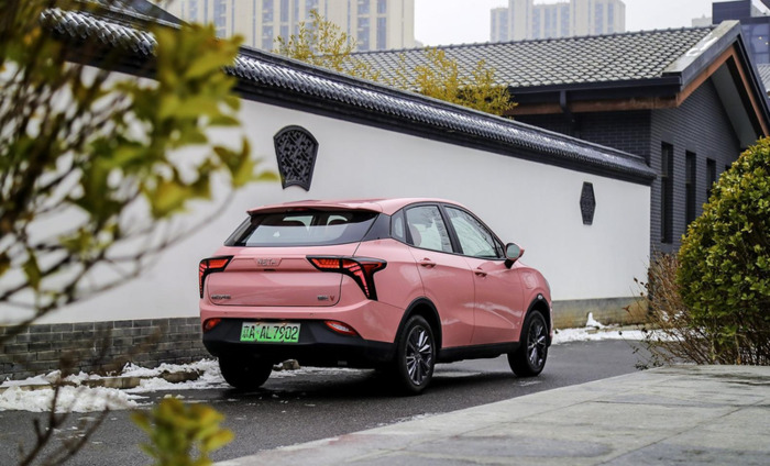 neta汽车粉色车【哪吒neta汽车】