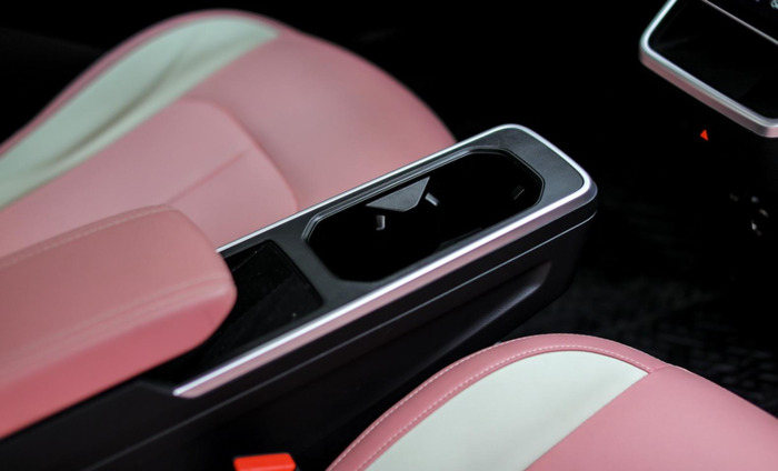 neta汽车粉色车【哪吒neta汽车】