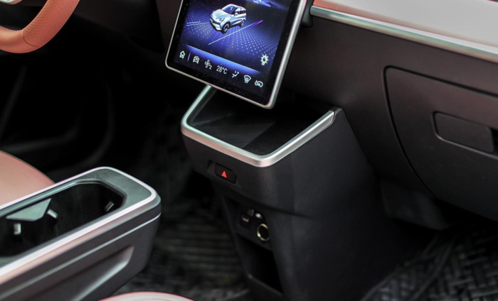 neta汽车粉色车【哪吒neta汽车】