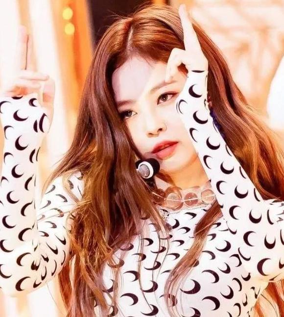 黑茶色染完掉色吗【染了黑茶色不好看】