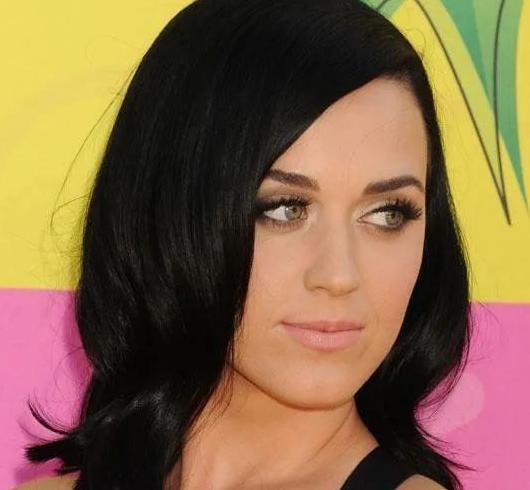 黑茶色染完掉色吗【染了黑茶色不好看】