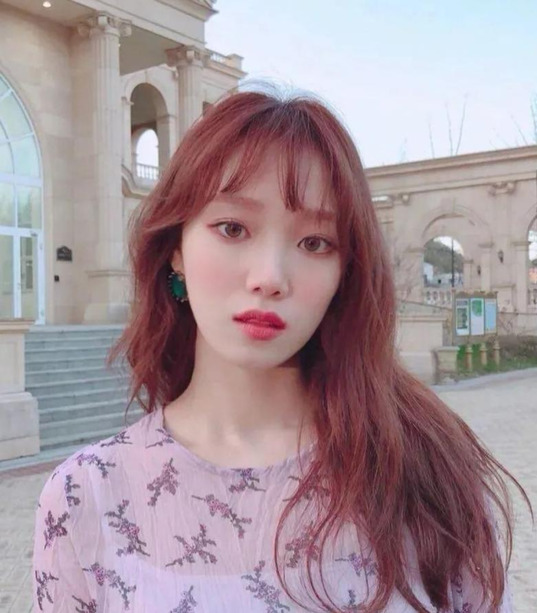 黑茶色染完掉色吗【染了黑茶色不好看】