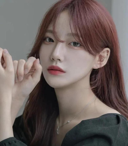 黑茶色染完掉色吗【染了黑茶色不好看】