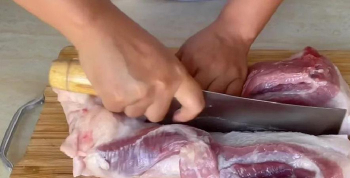 晒腊肉需要烫一下开水吗【晒腊肉怎么做好吃】