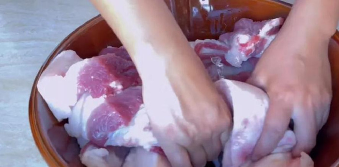 晒腊肉需要烫一下开水吗【晒腊肉怎么做好吃】