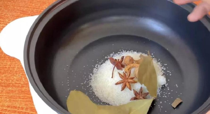 晒腊肉需要烫一下开水吗【晒腊肉怎么做好吃】