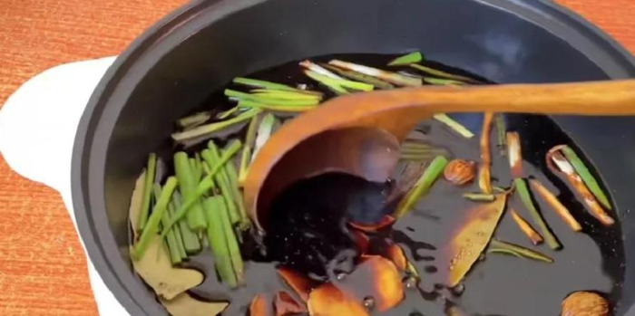 晒腊肉需要烫一下开水吗【晒腊肉怎么做好吃】