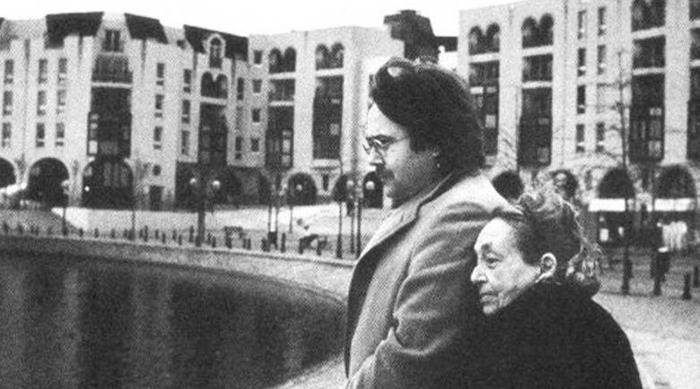 作家余秀华的简介【余秀华的小男友】