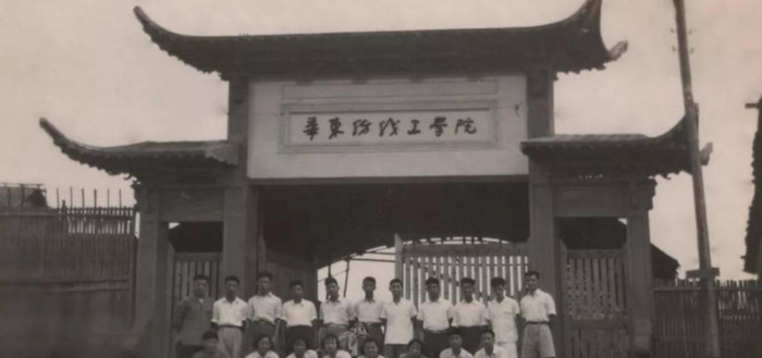 东华大学校徽中的线条代表了?【东华大学校徽线条】