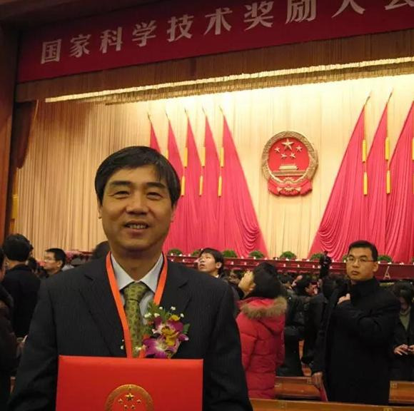 东华大学校徽中的线条代表了?【东华大学校徽线条】