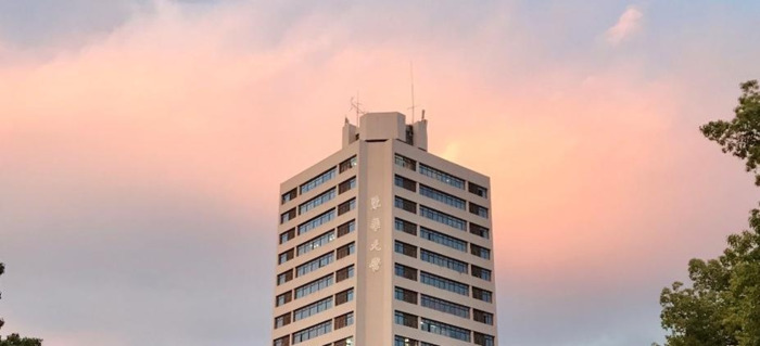 东华大学校徽中的线条代表了?【东华大学校徽线条】