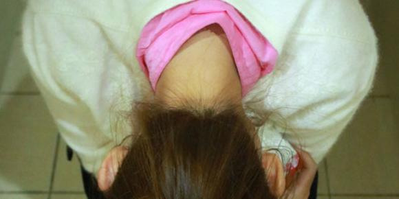 女生穿裙子拉肚子拉稀【女生穿裙子拉稀怎么办】