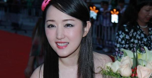 杨钰莹一生未嫁的原因鲁豫有约视频【杨钰莹一生未嫁的原因 视频】