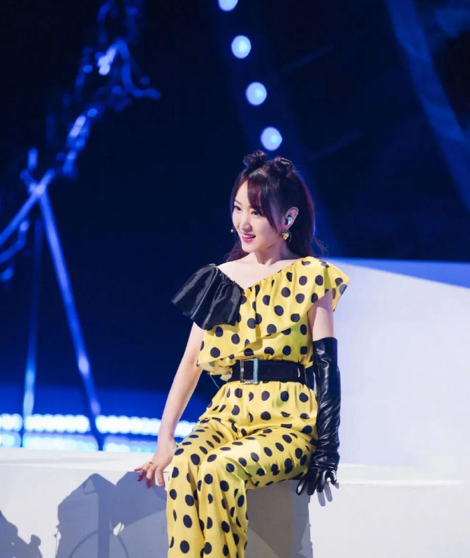 杨钰莹一生未嫁的原因鲁豫有约视频【杨钰莹一生未嫁的原因 视频】