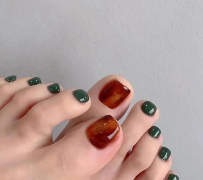 脚的照片怎么拍【脚趾美甲图片】