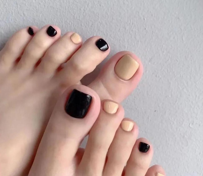 脚的照片怎么拍【脚趾美甲图片】