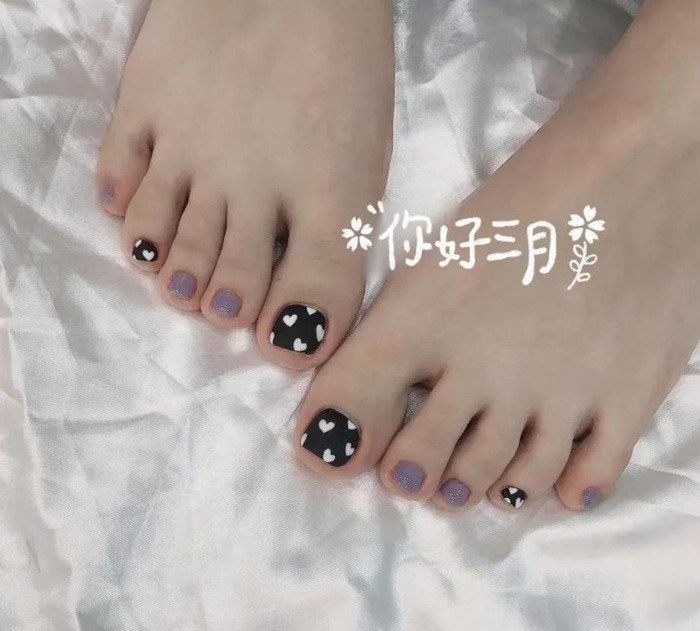 脚的照片怎么拍【脚趾美甲图片】