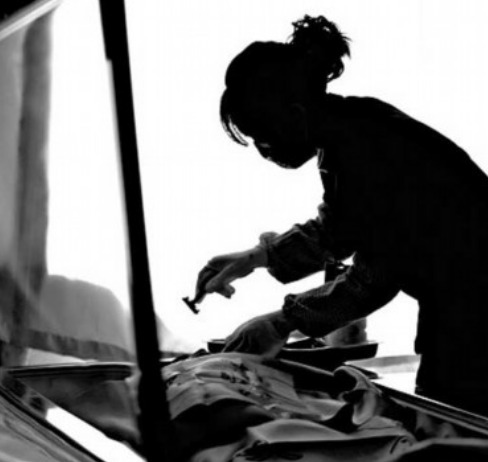 老人临终不能摸手道东【老人临死前可以摸他手吗】