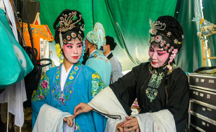 重写实而轻写意是中国戏曲的特点【重写返回值类型一定要相同吗】