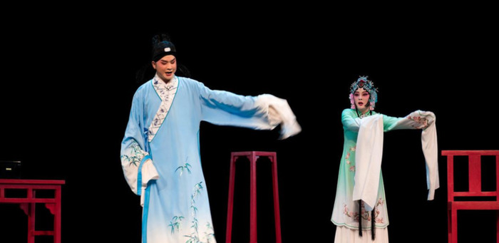 重写实而轻写意是中国戏曲的特点【重写返回值类型一定要相同吗】