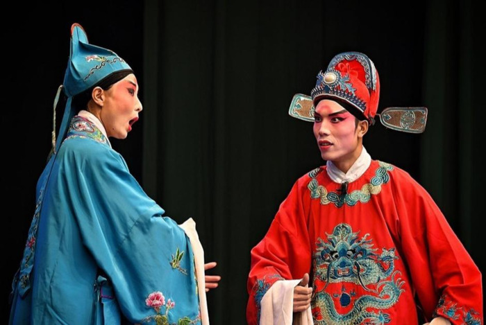 重写实而轻写意是中国戏曲的特点【重写返回值类型一定要相同吗】