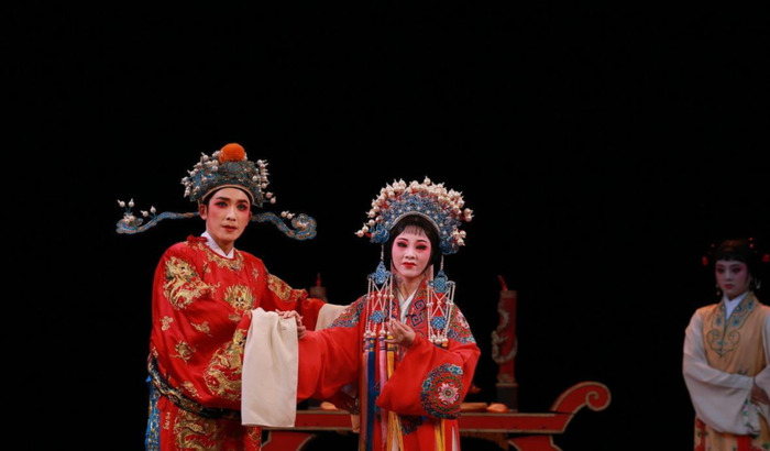 重写实而轻写意是中国戏曲的特点【重写返回值类型一定要相同吗】